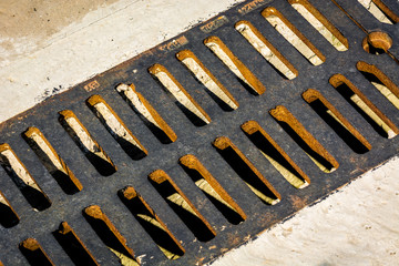 Iron grid for water flow in sewers