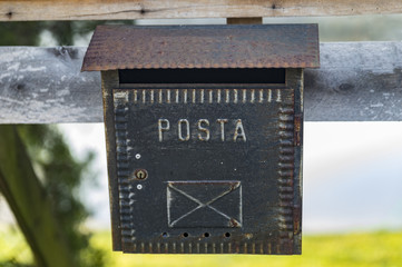 cassetta della posta in metallo