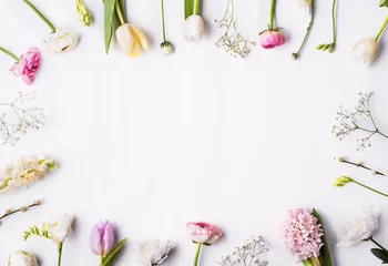 Fotobehang Bloemen op een witte achtergrond. © Halfpoint