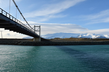 Naklejka premium Iceland Jokulsarlon glacier lake and Diamond beach Vatnajokull アイスランド ヴァトナヨークトル ヨークルスアゥルロゥン ヨークルサルロン氷河湖 ダイアモンドビーチ