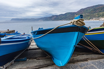 Barche da pesca nel borgo di Chianalea a Scilla, provincia di Reggio Calabria IT	