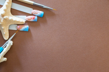 Пример дизайна ногтей на морскую тематику.