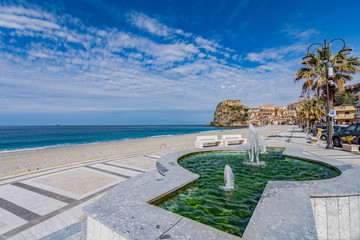 Fototapeta premium Il lungomare di Scilla, provincia di Reggio Calabria IT 