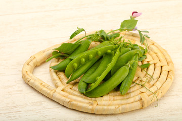Ripe green peas