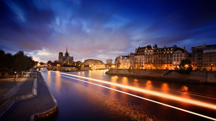 sunset à notre dame de paris