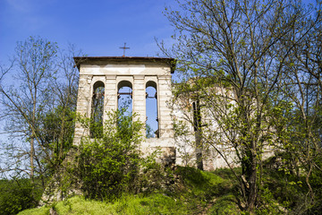 Fototapeta na wymiar old catholic church ruins