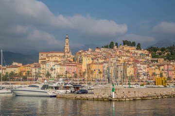 Fototapeta na wymiar Panorama und Sehenswürdigkeiten von Menton, Provence, Cote d Azur, Frankreich