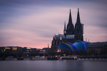 Obraz premium Cologne cathedral during sunset 2