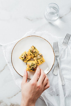 Corn cobs with butter, parsley and garlic