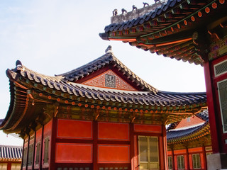 Fototapeta na wymiar roof style of gyeongbokgung palace seoul korea