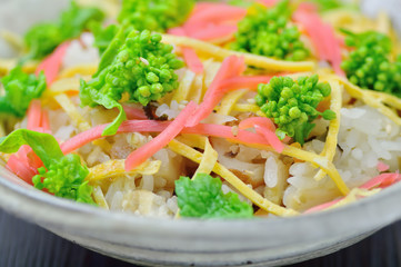 菜の花のちらし寿司