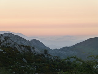 Fototapeta na wymiar Paisaje de Covadonga en el concejo de Cangas de Onís en el Principado de Asturias, España
