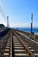 Fototapeta premium 海辺の線路