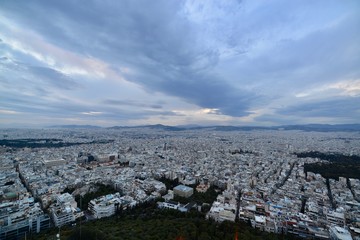 アテネの夜景とギリシャ正教会