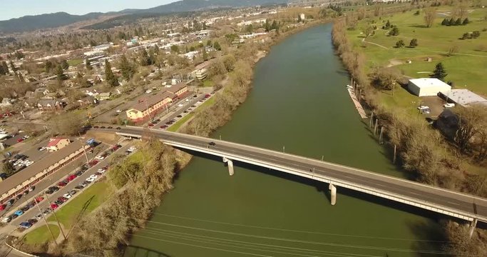North over the Willamette River Harrison and Van Buren bridges