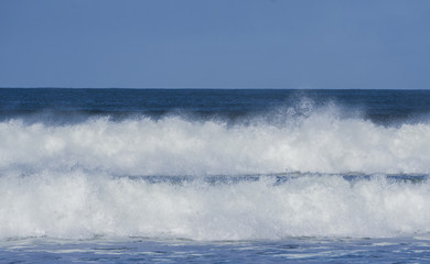 Two waves braking at the same time
