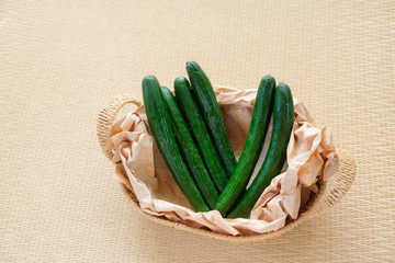 かごに入った胡瓜