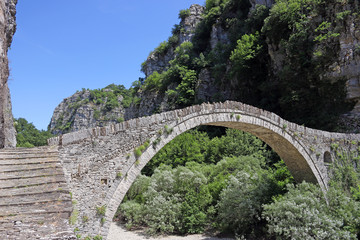 Fototapeta na wymiar Kokkori arch stone bridge Zagoria Greece