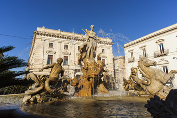 Naklejka premium The fountain of Artemide in Syracuse, Sicily, Italy