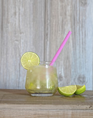Cocktail Long Island Ice Tea with lime