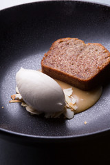 Almond ice cream cake