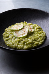 Green risotto with zucchini