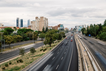 Fototapeta na wymiar M30 Motorway in Madrid a cloudy day