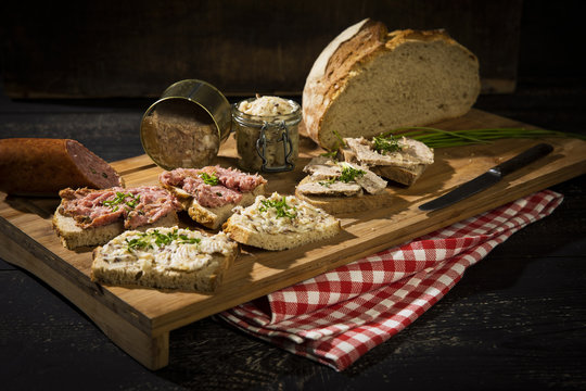 Crusty bread, crackling fat, liver sausage, minced and pork sausage