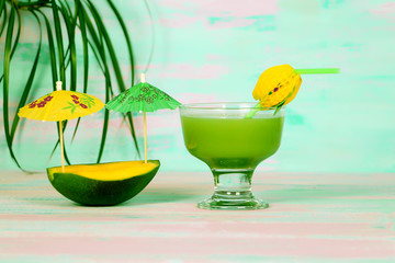 смузи, манго, коктейль на пляже, тропики, пальмы