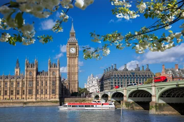 Foto op Canvas Big Ben met boot tijdens de lentetijd in Londen, Engeland, het UK © Tomas Marek