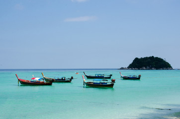 Fototapeta premium Long tail boat on tropical beach, Lipe, Thailand