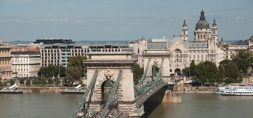 Budapest, Ungheria, vista del Parlamento Ungherese e Ponte delle catene di Szechenyi © cenz07