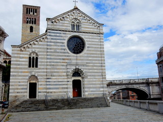 Fototapeta na wymiar La chiesa di Santo Stefano a Genova
