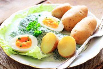 grüne Soße, Eier, Kartoffeln