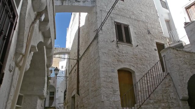 Alley of Cisternino (Italy) with nobody