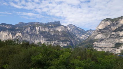 Fototapeta na wymiar Etsch im Trentino