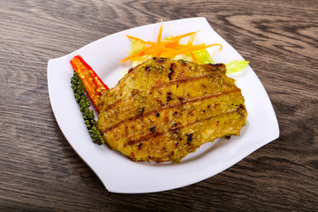 Grilled meat with green curry