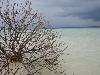 Regenwolken über den Malediven
