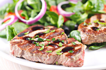 Fillet of beef with salad