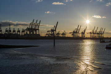 sonnenuntergang im hafen