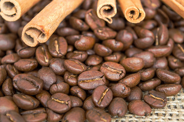 Grains of coffee in a loose