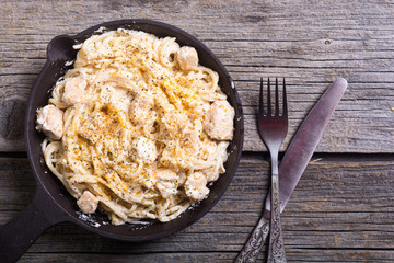 Pasta carbonara with cream sauce