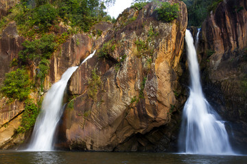 Fototapeta premium Waterfall beautiful with sunshine