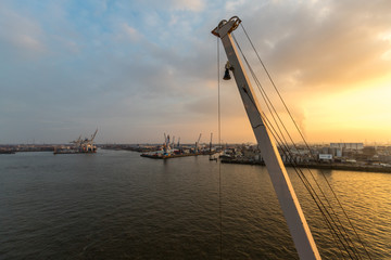 Fototapeta na wymiar Blick auf den Containerhafen in Hamburg