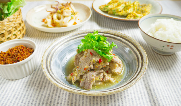 Boiled Pork with Lime,Garlic and Chilli sauce,Thai Salad,Thai Food,Thai dishes