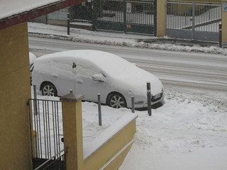 auto in città con la neve