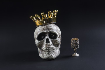 skull with crown, dead king