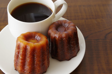 カヌレとコーヒー