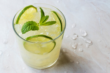 Fresh Lime Schorle Cocktail with Crush Ice.