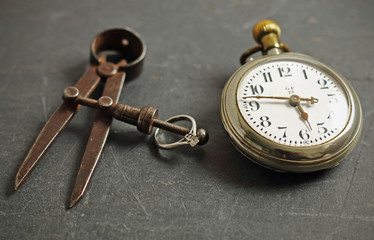 Fototapeta premium Diamond ring and antique clock